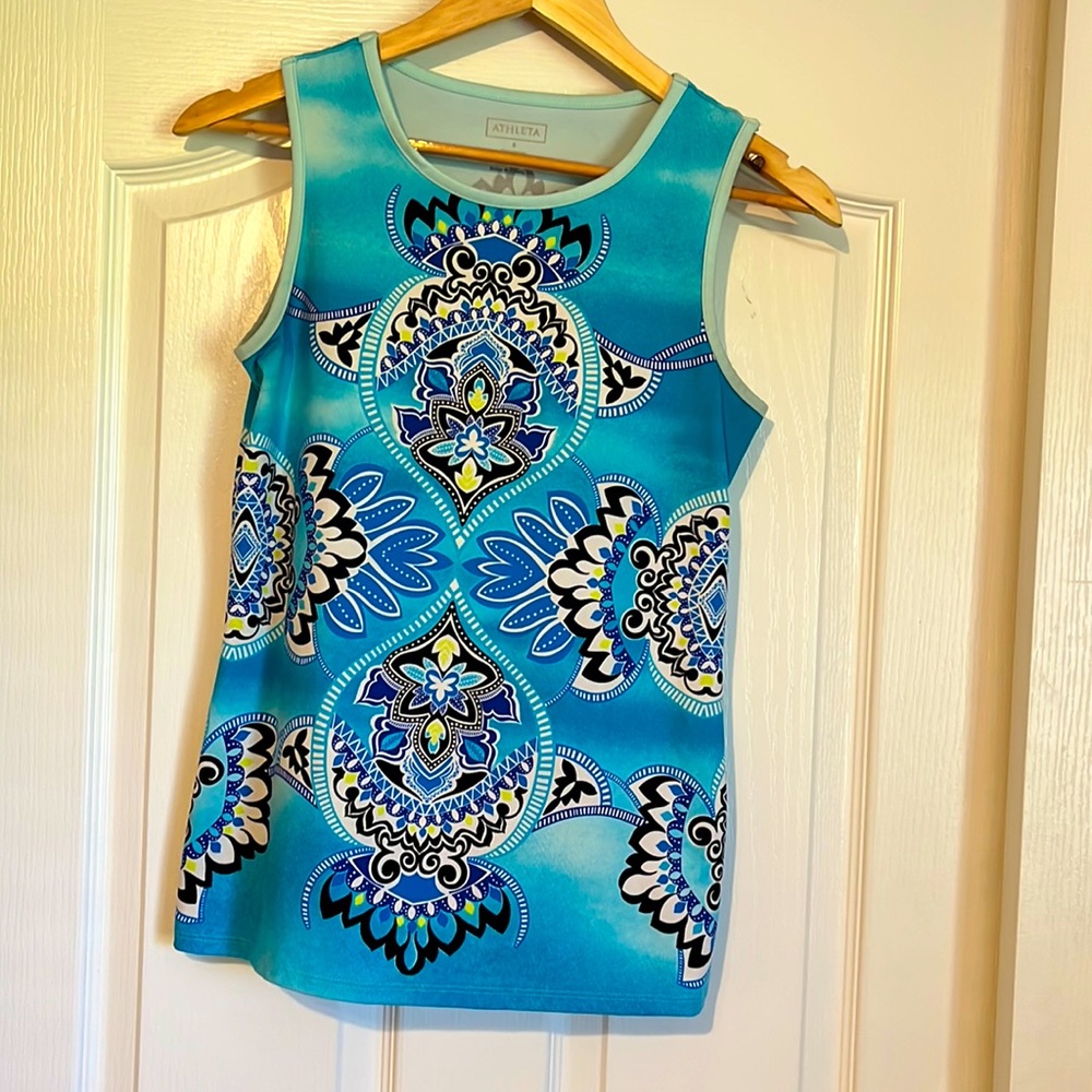 EUC Athleta crewneck tank